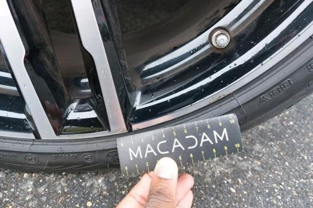 BMW 1er 2018 фото 24