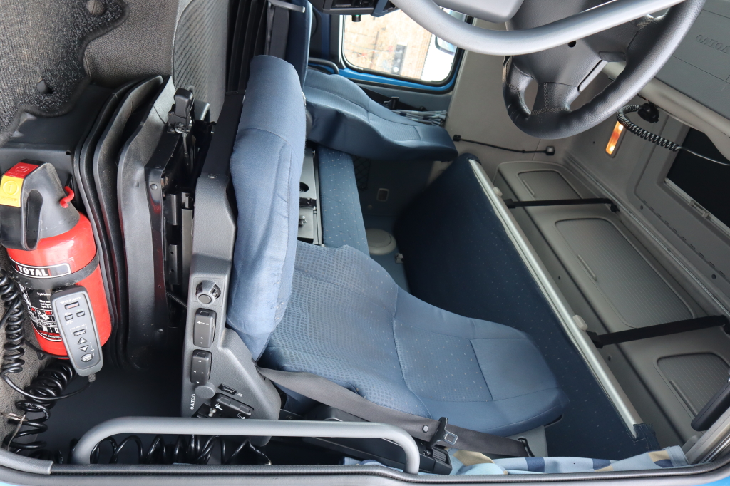 Volvo FH 13 440 2007 photo 13