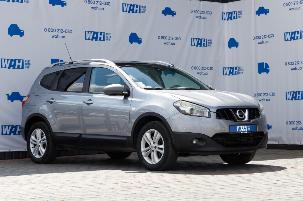 Nissan Qashqai+2 AWD 2010 photo 2