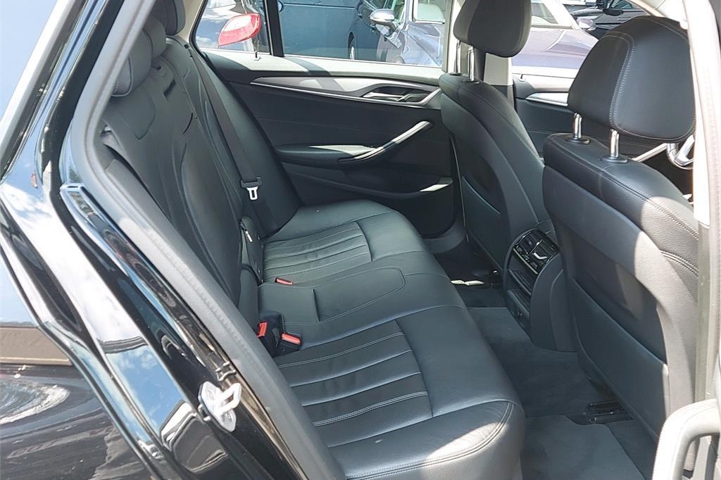 BMW 5er Touring 2017 photo 3