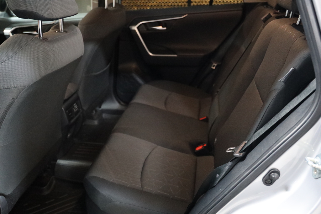 Toyota RAV4 2023 фото 26