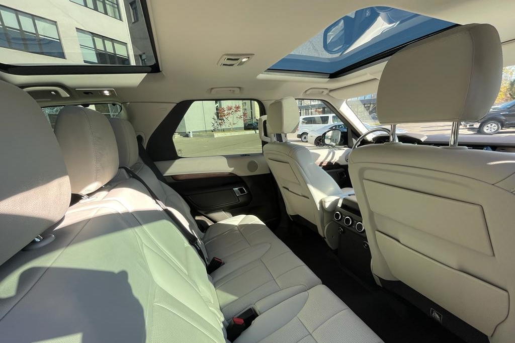 Land Rover Discovery HSE 3.0TDi 2018 фото 8