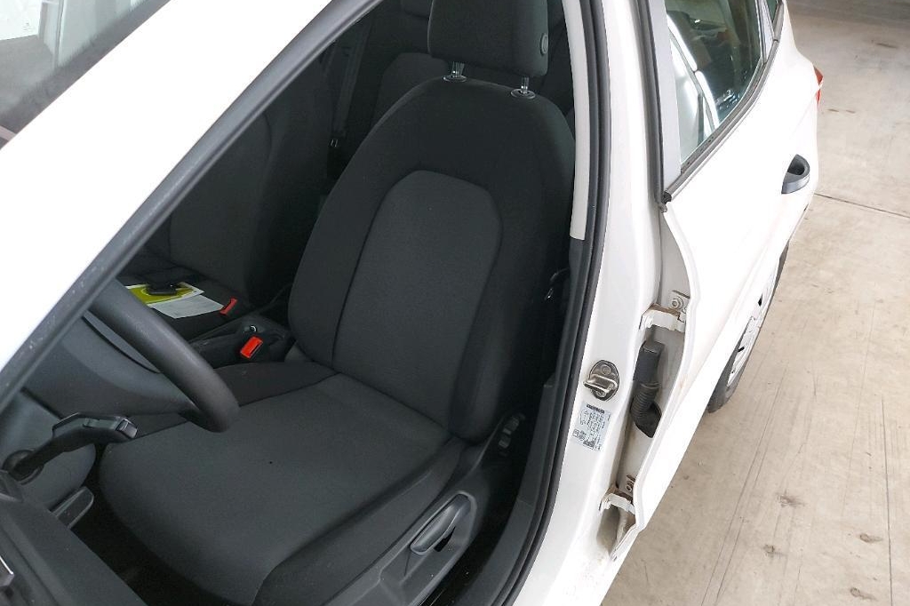 SEAT Ibiza 2018 photo 9