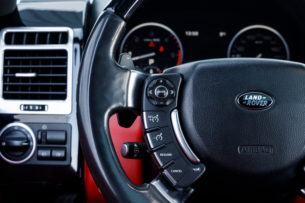 Land Rover Range Rover Vogue 2011 photo 19