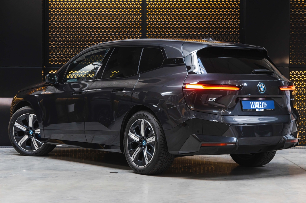 BMW iX xDrive40 2022 фото 10