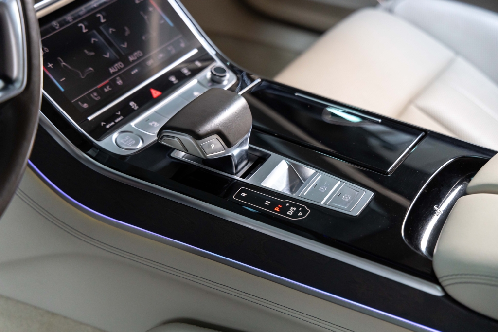 Audi A8 L 2018 фото 29