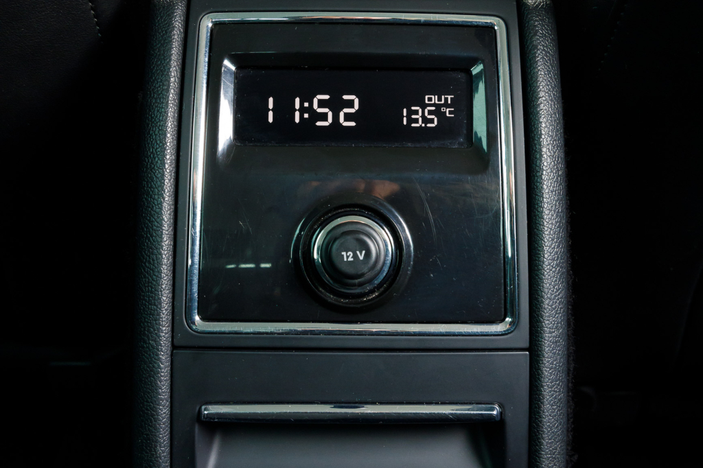 Skoda Superb Green Line 2013 photo 25