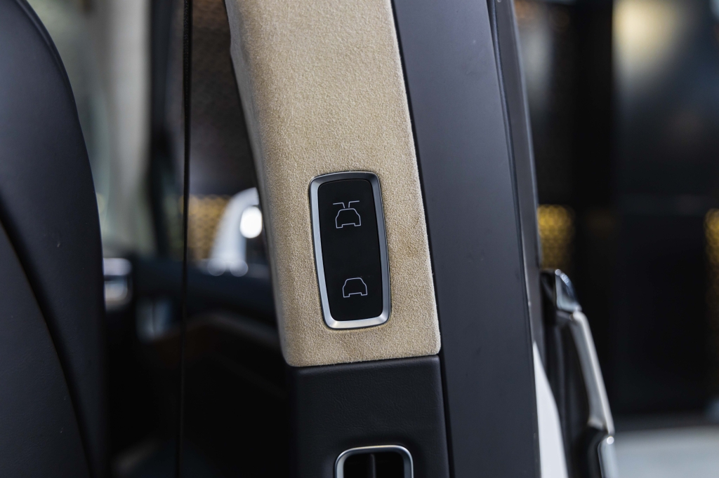 Tesla Model X 75D 2017 фото 33