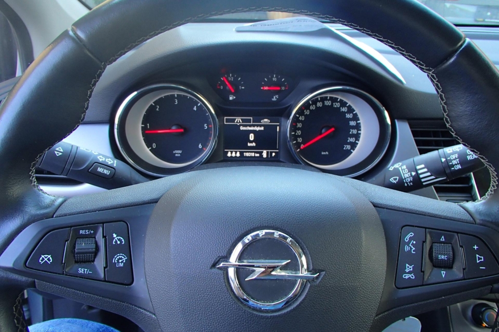 Opel Astra Sports Tourer 2017 фото 2