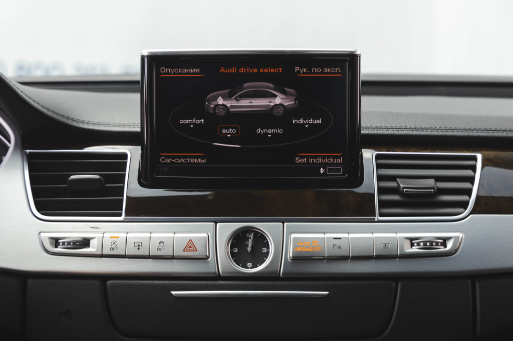 Audi A8 2015 фото 27