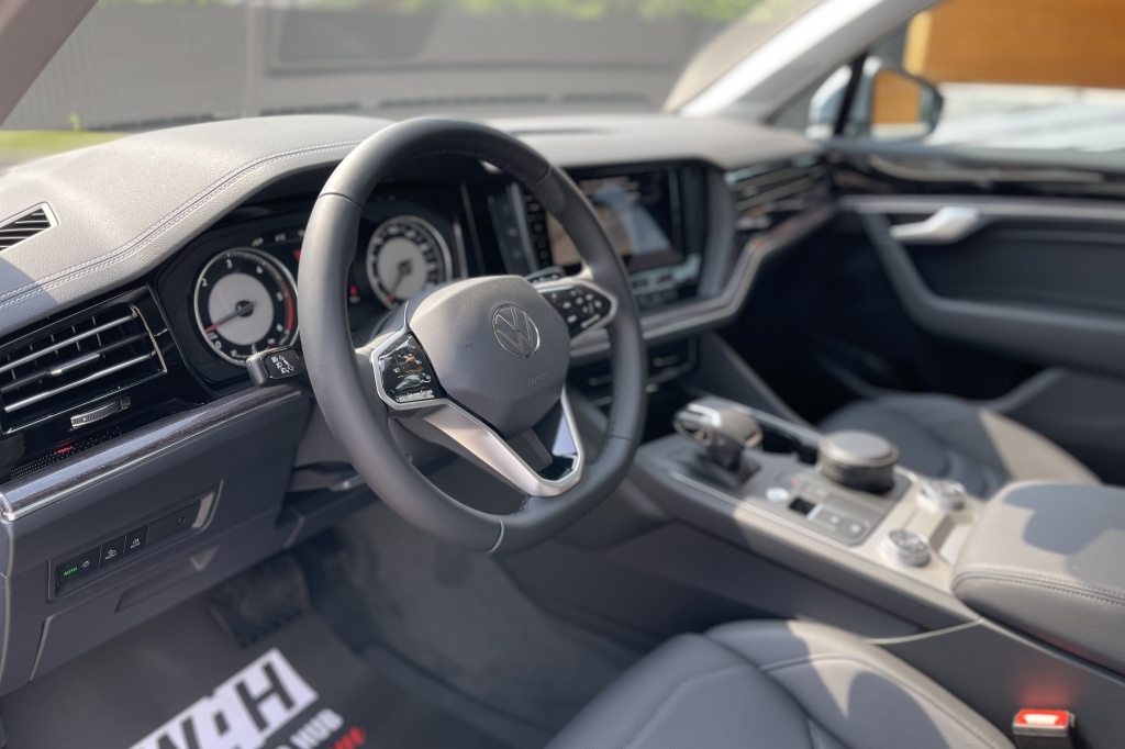 Volkswagen Touareg Silver 3.0TDI 2021 photo 14