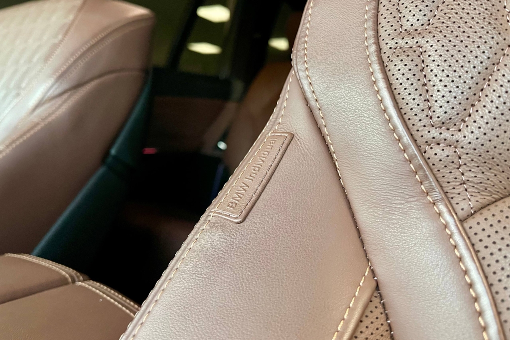 BMW X7 40d 2024 фото 17