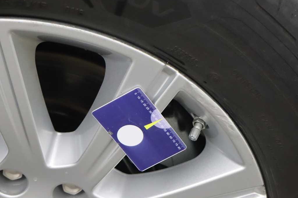 Jaguar E-Pace 2018 фото 24