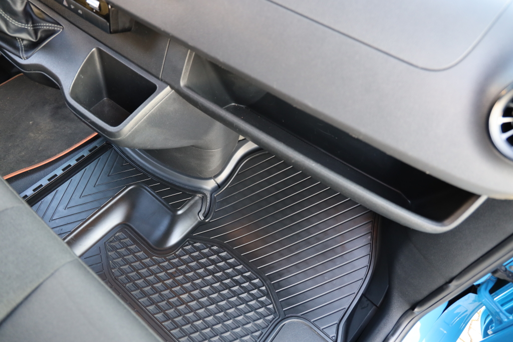 Mercedes-Benz Sprinter 2023 фото 12