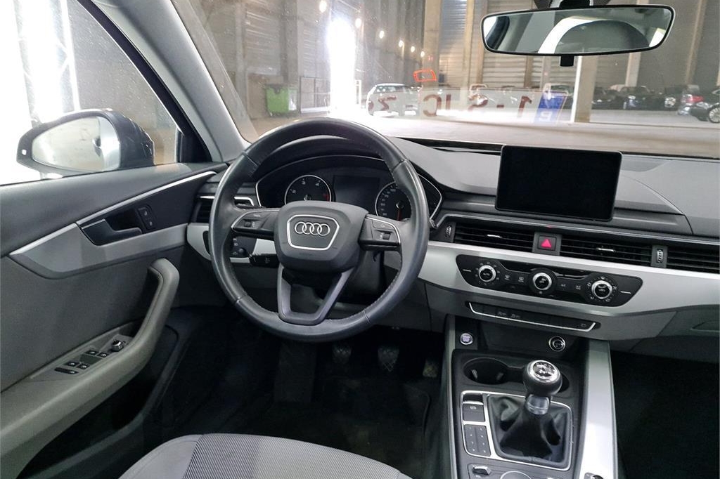 Audi A4 Avant 2017 фото 1