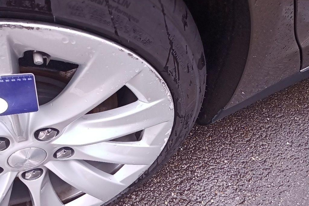 Tesla Model S 2016 фото 23