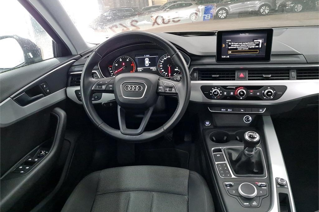 Audi A4 Avant 2017 photo 3