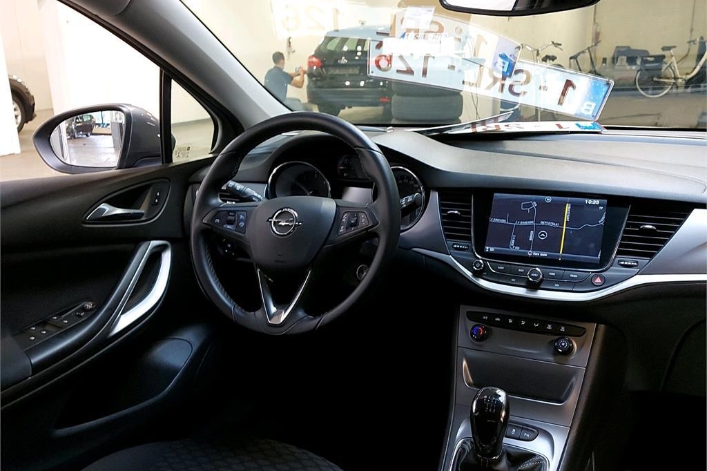 Opel Astra 2017 photo 1