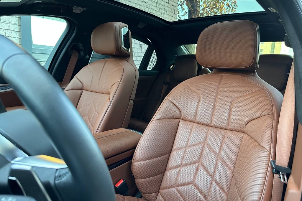 BMW 740 2023 фото 14