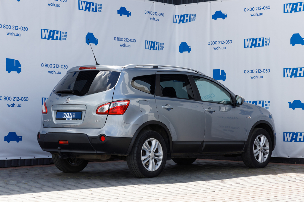 Nissan Qashqai+2 AWD 2010 photo 1