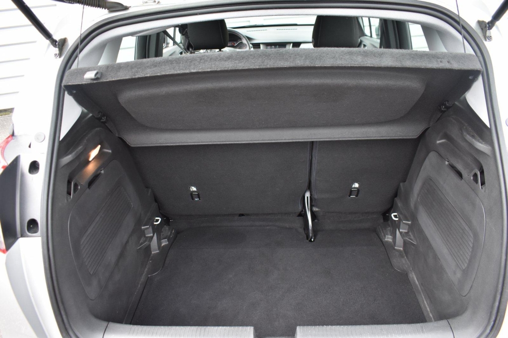 Opel Crossland X 2019 фото 5