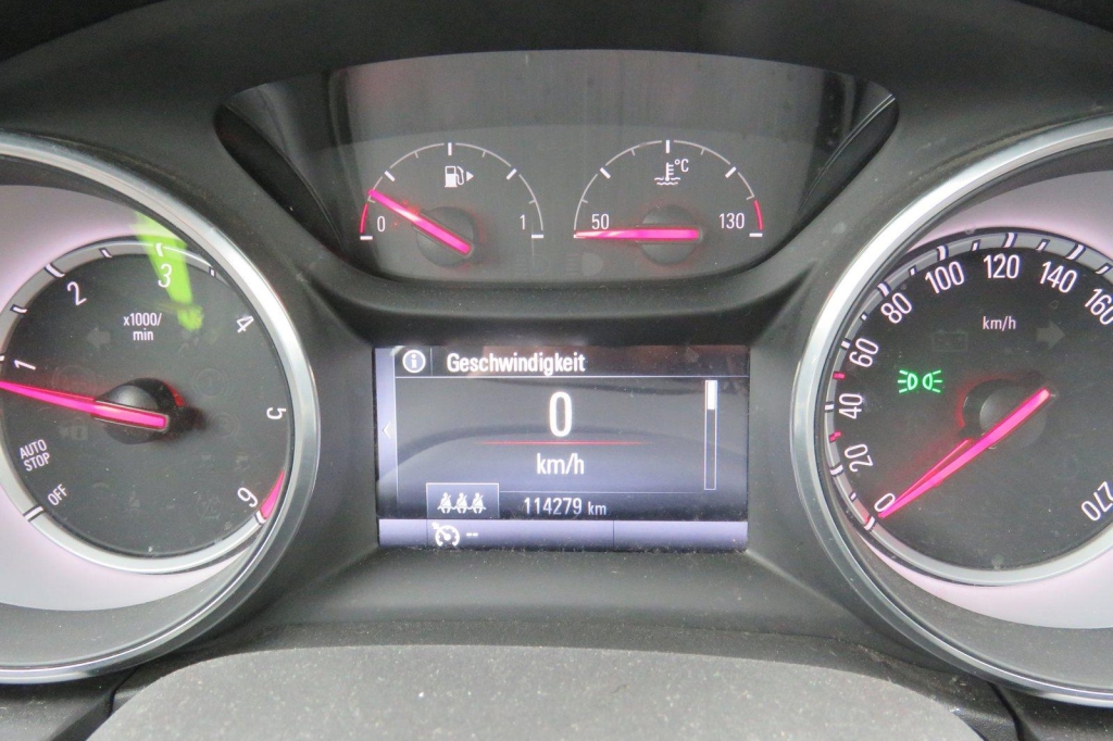 Opel Astra Sports Tourer 2016 фото 4