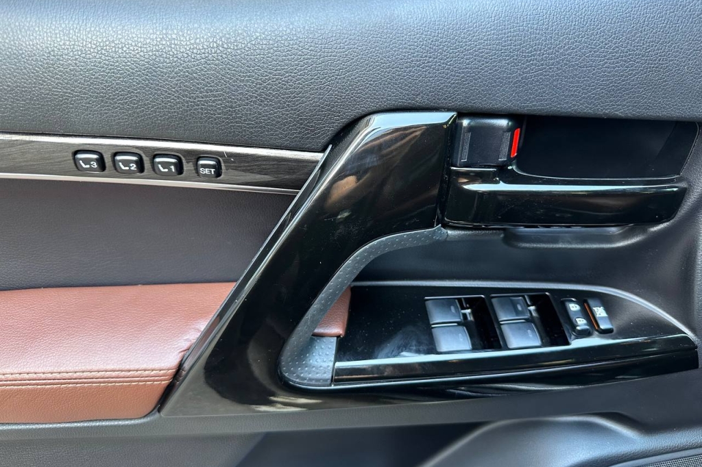 Toyota Land Cruiser 200 GUARD B6 2018 фото 10