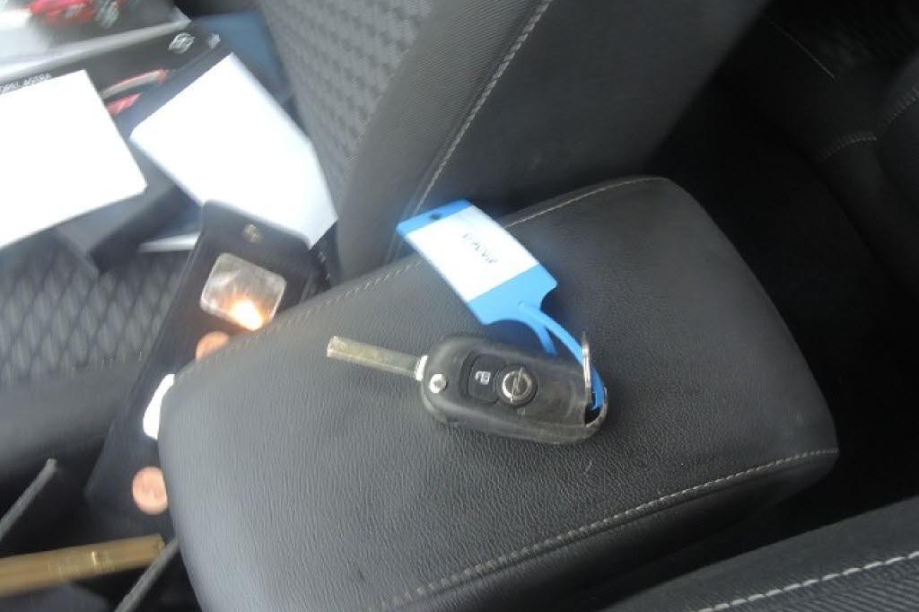 Opel Astra Sports Tourer 2016 фото 13