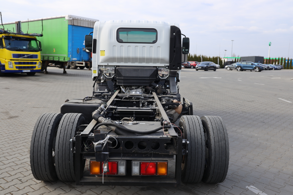 Isuzu NPR 2019 фото 26