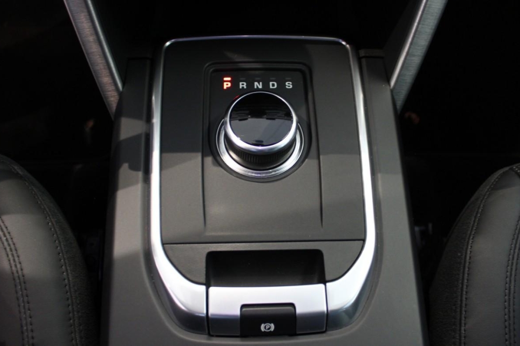 Land Rover Discovery 2017 photo 3