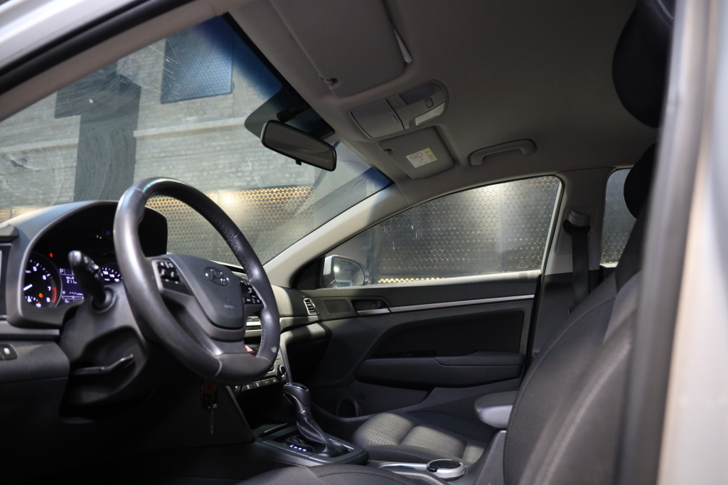 Hyundai Elantra 2016 фото 20