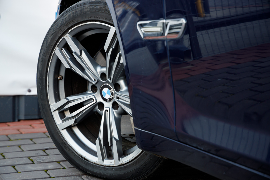 BMW 740 Li 2011 photo 37