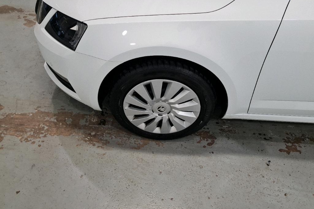 Skoda Octavia Combi 2018 фото 26