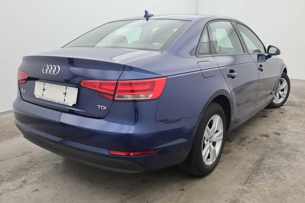 Audi A4 2017 фото 6