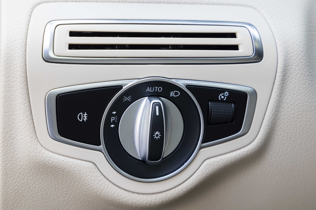 Mercedes-Benz C-Class C300 4Matic 2019 фото 41