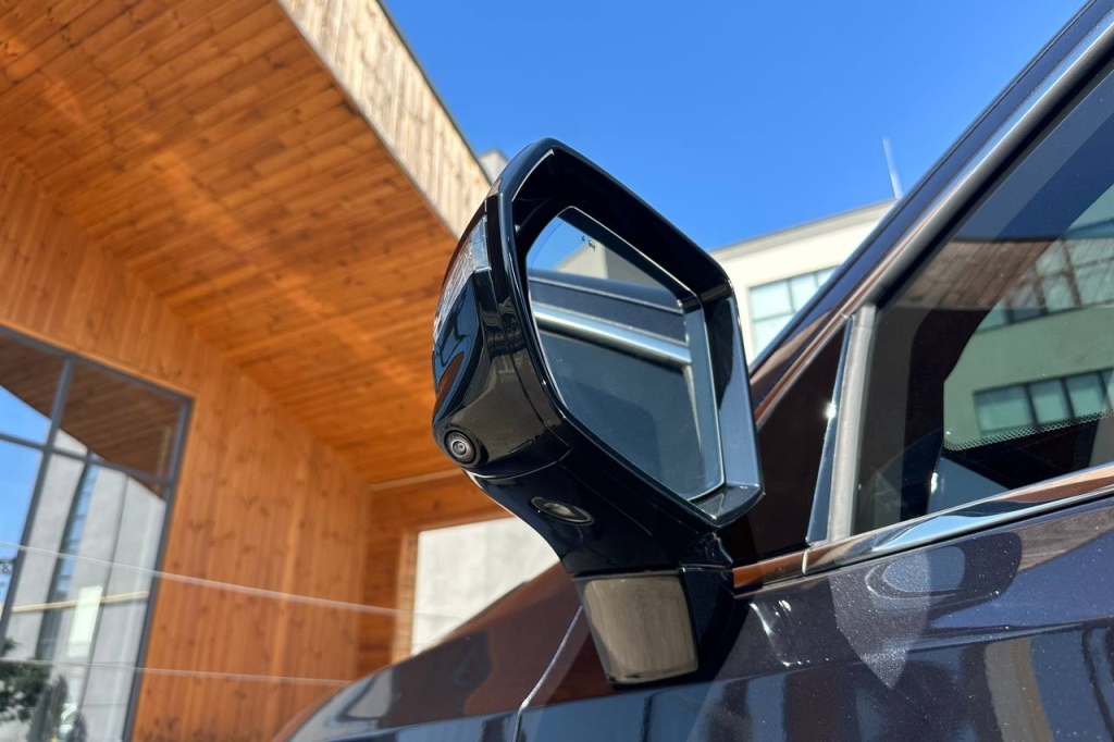 Cadillac Escalade Platinum 4WD 2022 фото 11