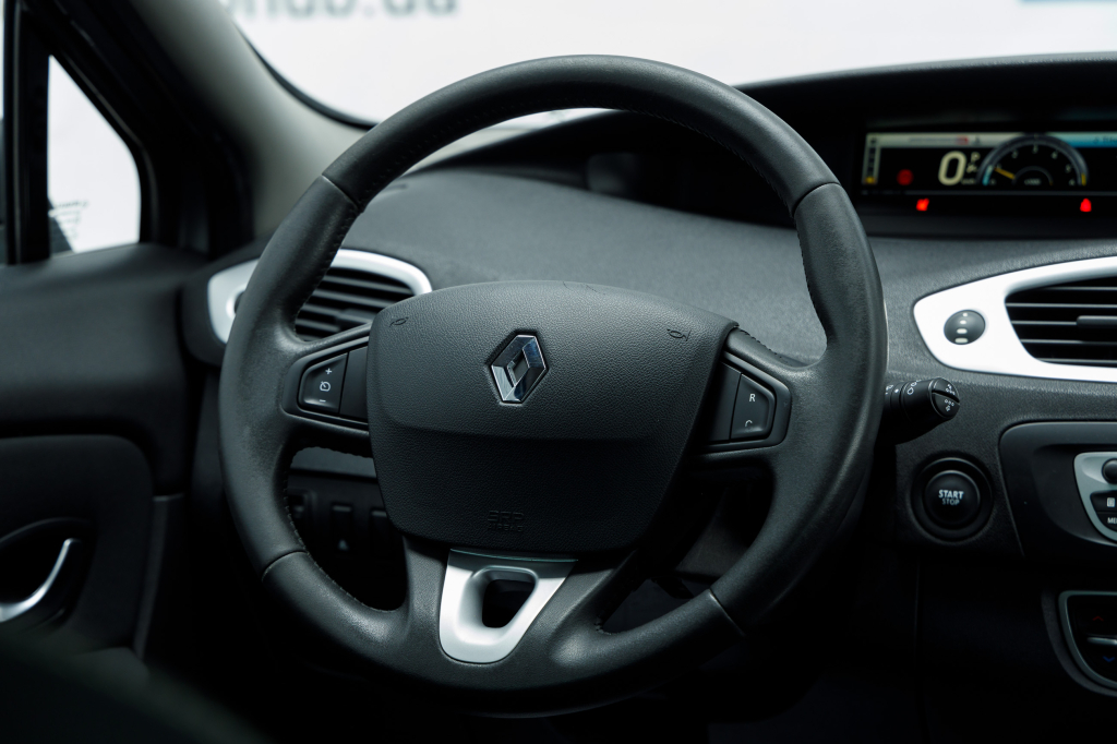 Renault Megane Scenic Grand  2010 фото 19