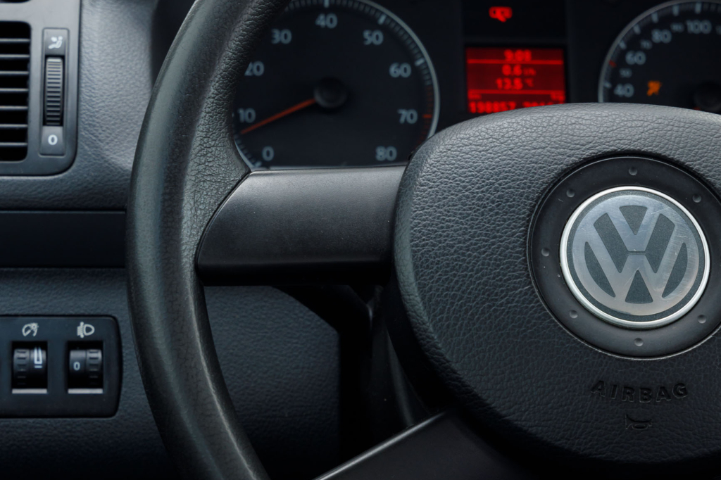 Volkswagen Touran MPI 2003 photo 23