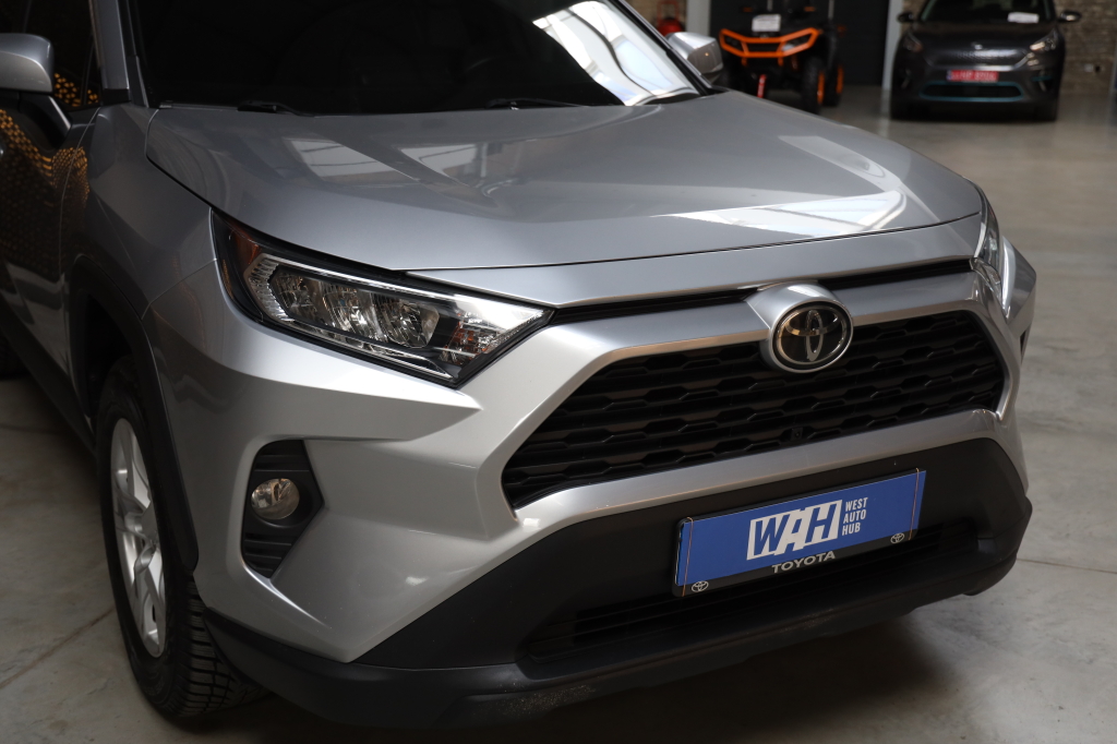 Toyota RAV4 2020 фото 48