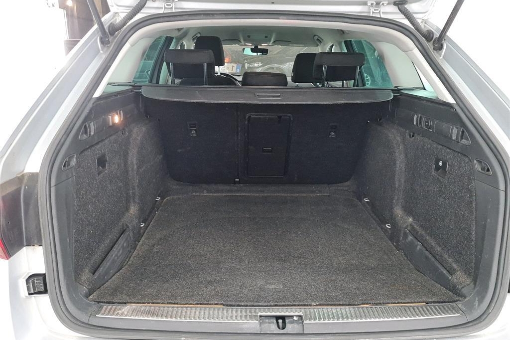 Skoda Superb Combi 2017 photo 3