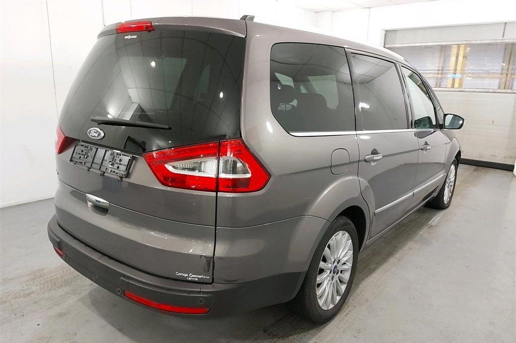 Ford Galaxy 2015 photo 1