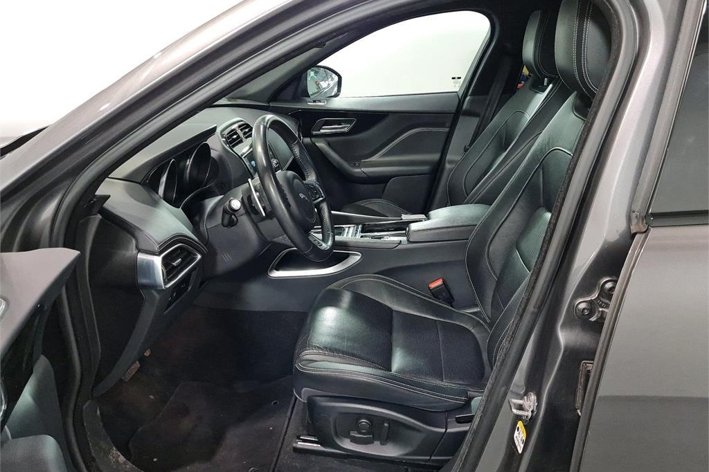 Jaguar F-Pace 2018 photo 5