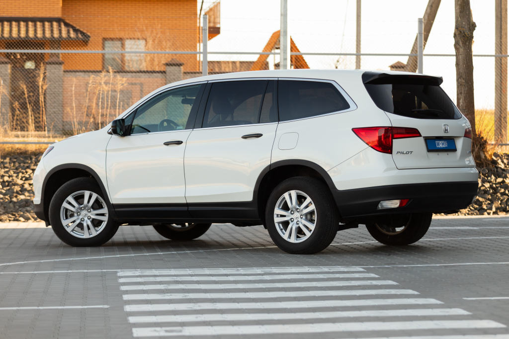 Honda Pilot LX 2018 photo 7