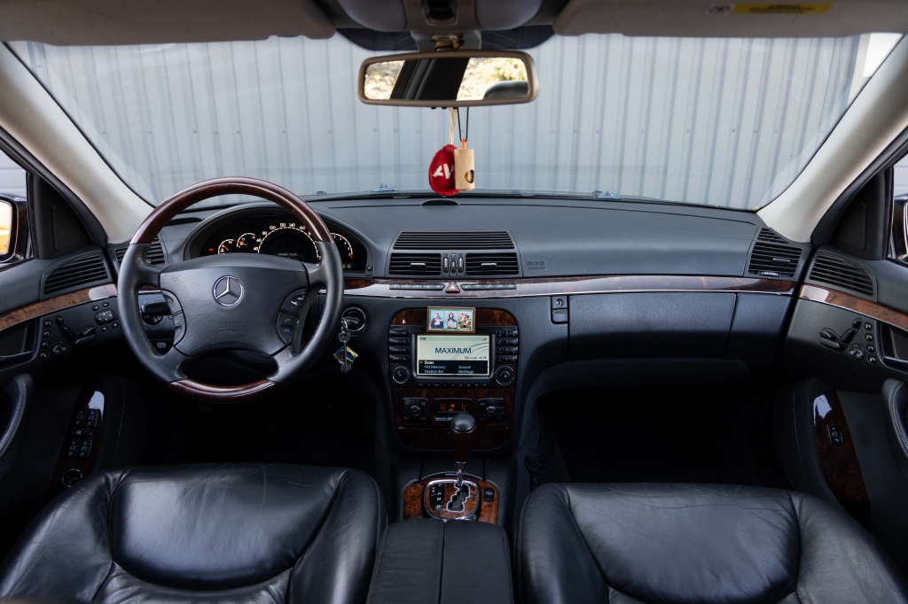 Mercedes-Benz S-Class S500L 2003 photo 28