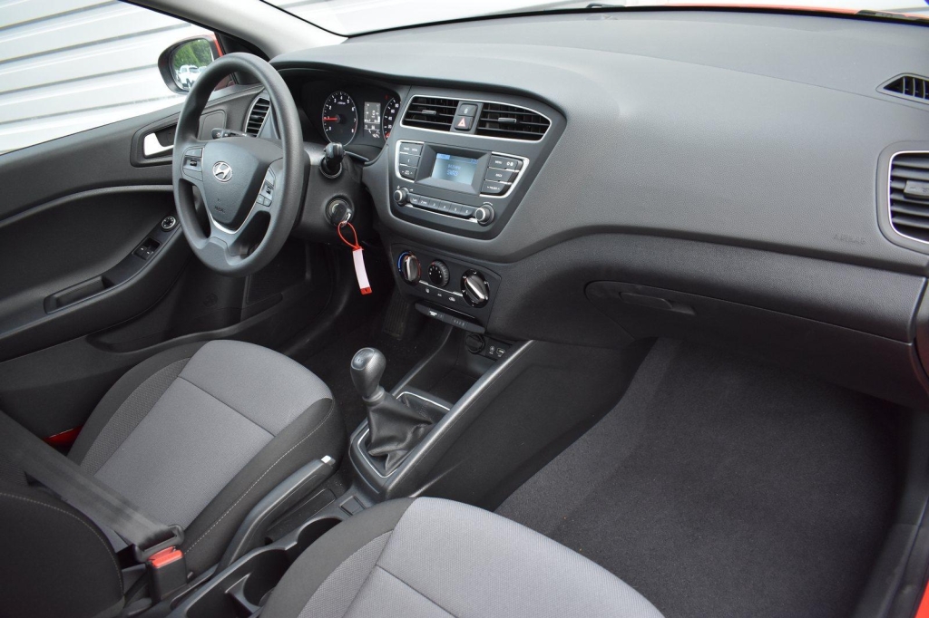 Hyundai i20 2020 фото 4