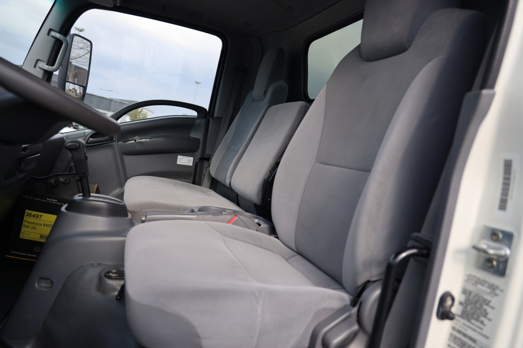 Isuzu NPR 2019 фото 33