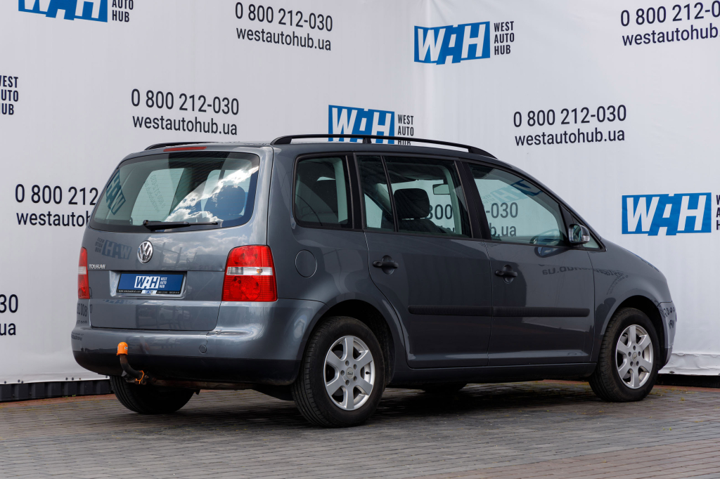 Volkswagen Touran MPI 2003 photo 4