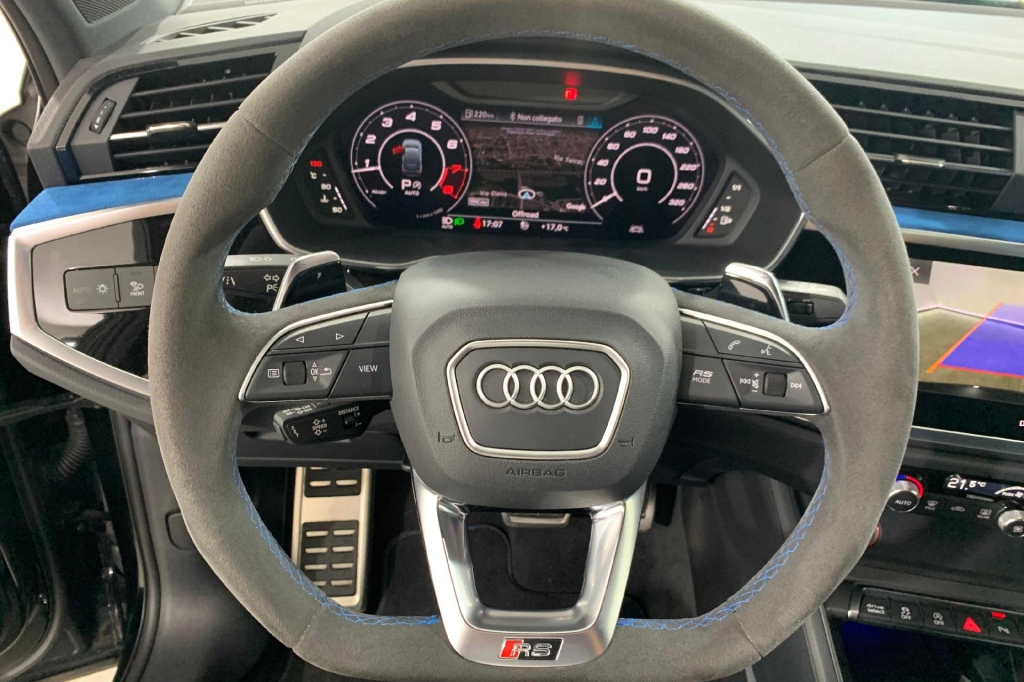 Audi RS Q3 2019 фото 10
