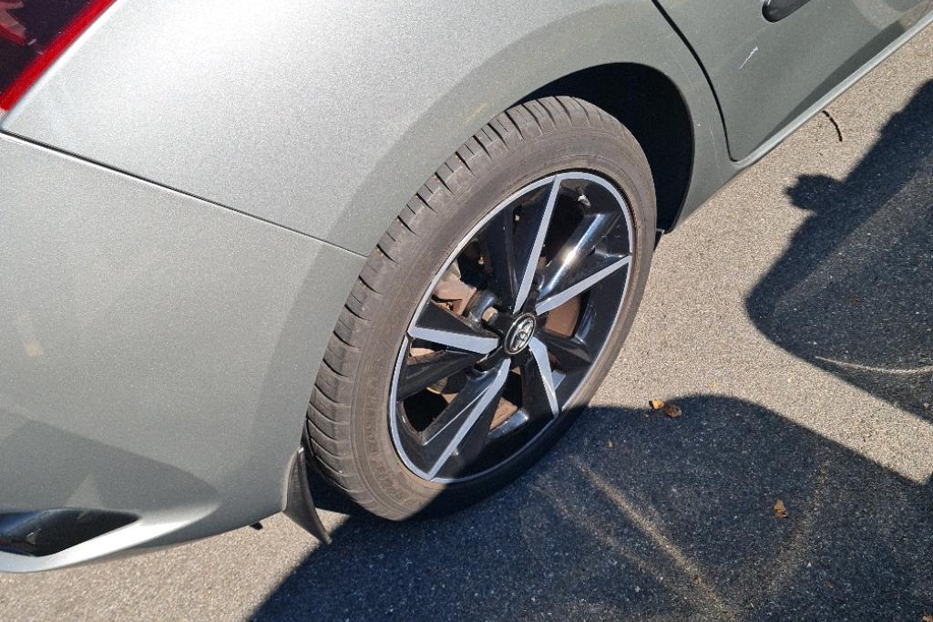 Toyota Auris 2018 фото 19