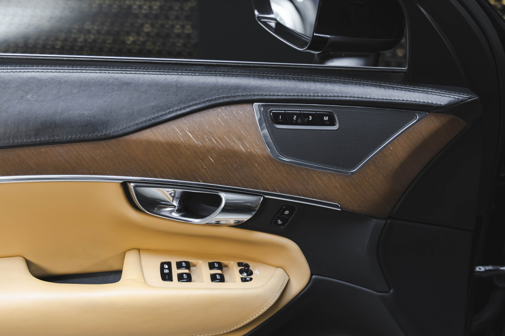 Volvo XC90 2015 photo 14